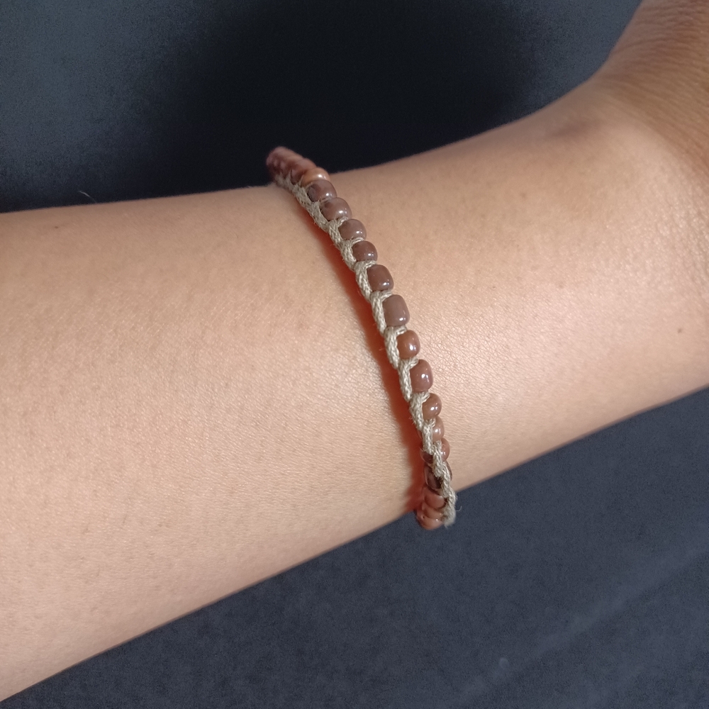 Brown Bead Bracelet With Sliding Knot